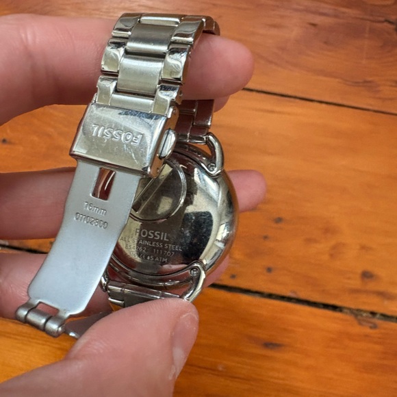 Fossil Stainless Steel Watch with Textured White Face - Picture 3 of 4